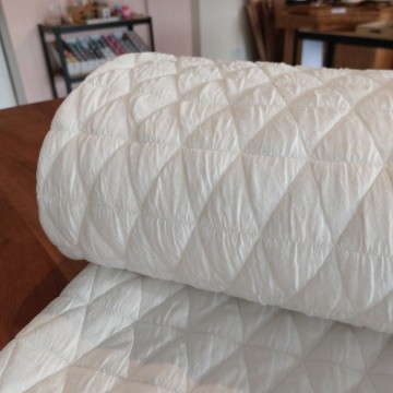 Quilted knit gebroken wit