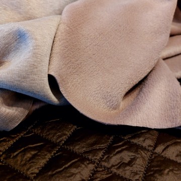 alpenfleece en gestepte bruin