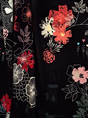 Anettekithiermysticalflorals746790chalkrosesh