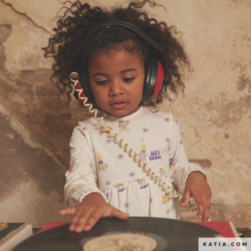 Gebreide stof voor shirts jersey disco dogs 2102 108 02 katia g