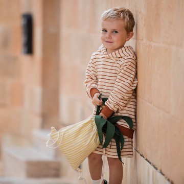 See you at six horizontals en sponge terry cloth papyrus creme 006s