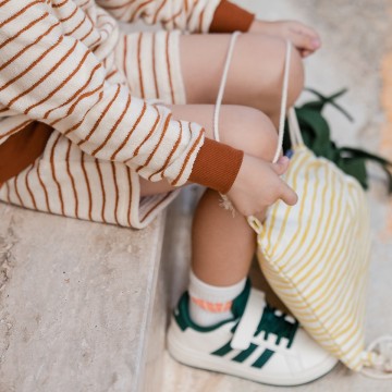 See you at six horizontals en sponge terry cloth papyrus creme 050s
